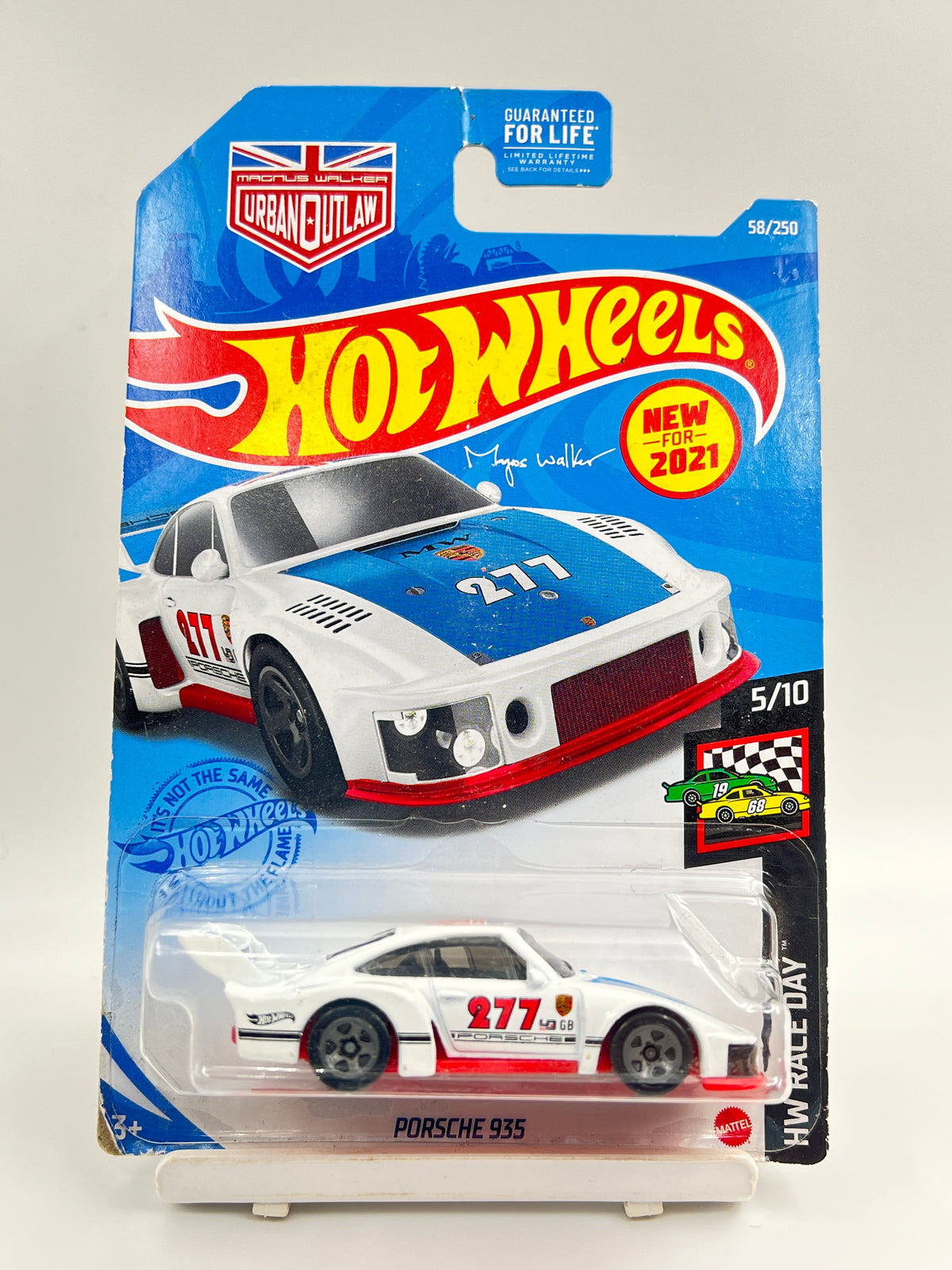 CREASED - IMPORTED - HOT WHEELS -  PORSCHE 935 - WHITE - 1B