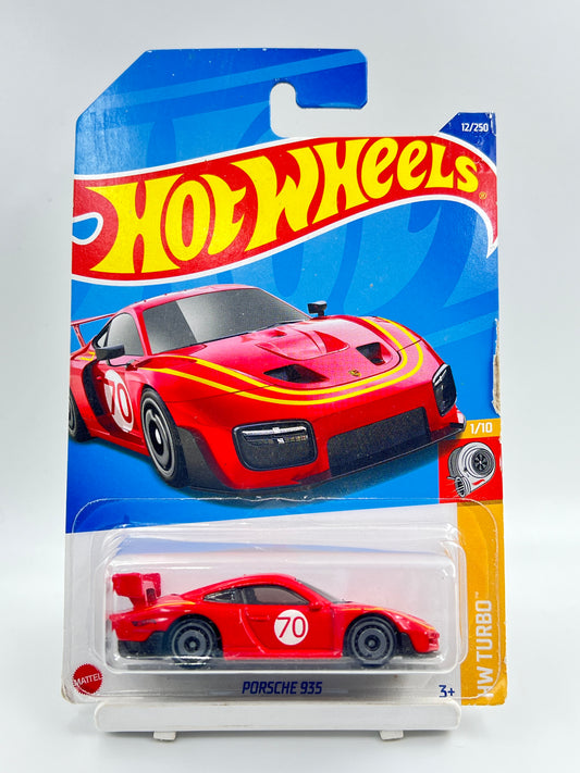 ( CARD AS IN PIC ) - IMPORTED - HOT WHEELS -  PORSCHE 935 - RED - 1A