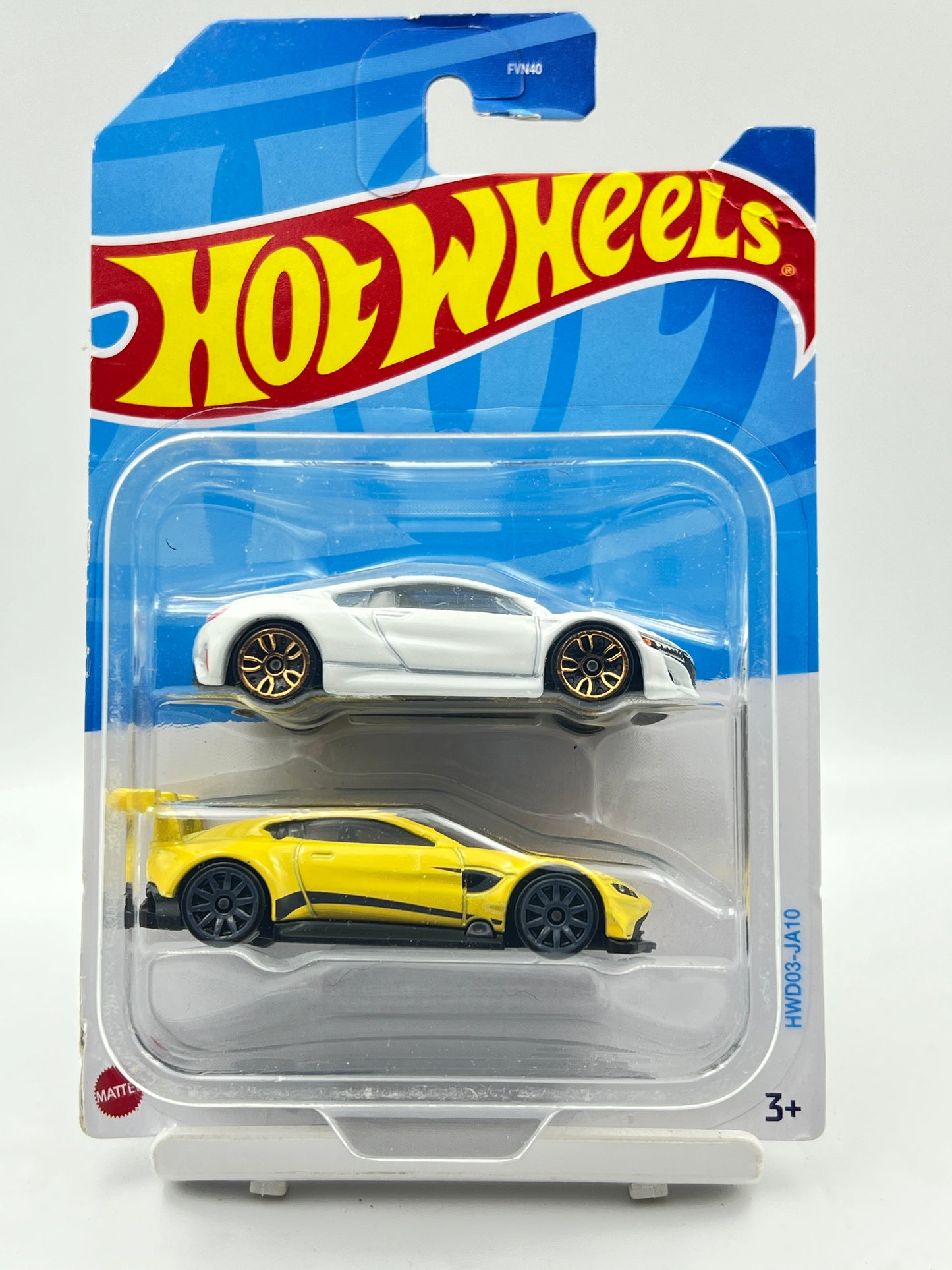 HOT WHEELS - TWIN PACK - 17 ACURA NSX / ASTON MARTIN VANTAGE GTE