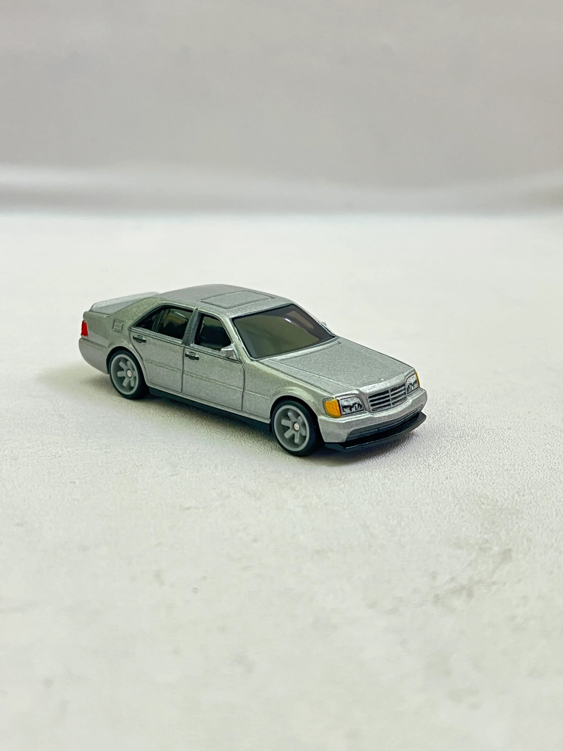 UNCARDED - PREMIUM - MERCEDES BENZ 500 SEL - Its Fun