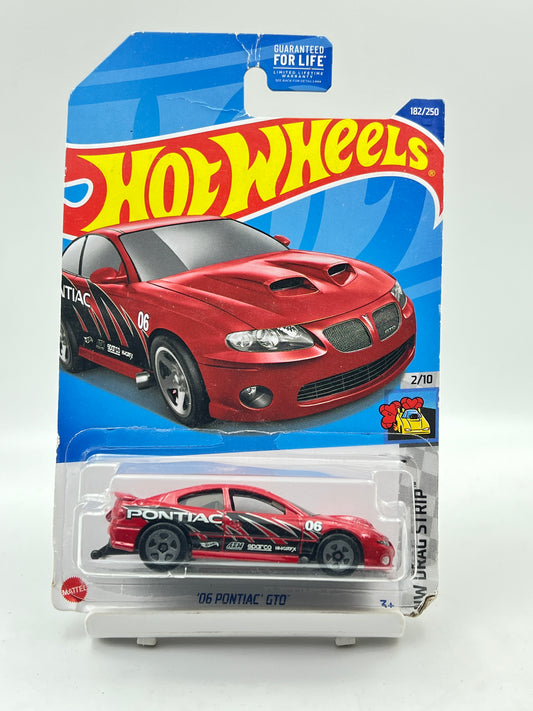 DAMAGED CARD/BLISTER - 06 PONTIAC GTO - 2G