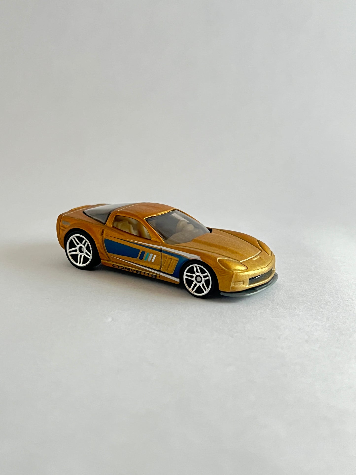UNCARDED - HOTWHEELS - 11 CORVETTE GRAND SPORT