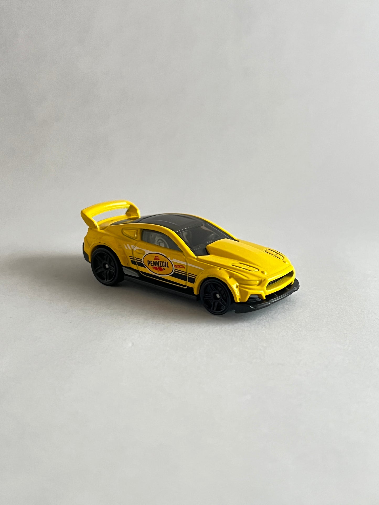 UNCARDED - HOTWHEELS - CUSTOM 15 FORD MUSTANG - Its Fun- Hot wheels - matchbox - diecast