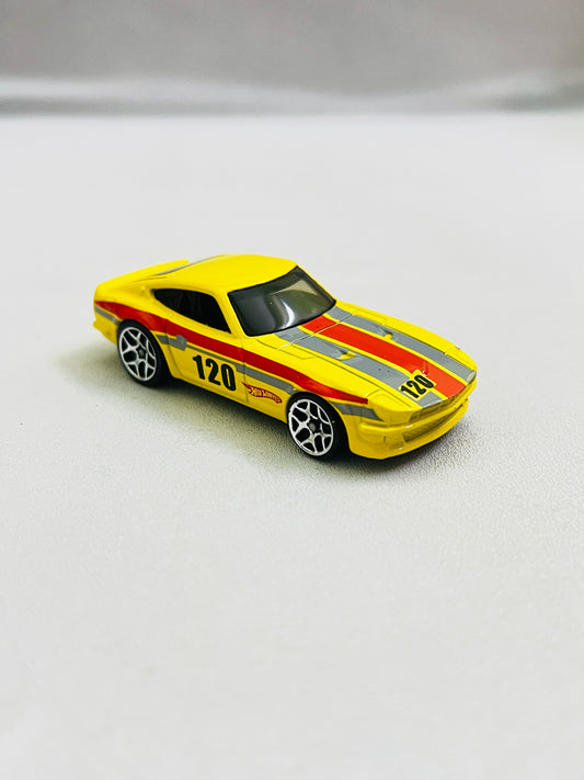 UNCARDED - DATSUN 240Z - YELLOW