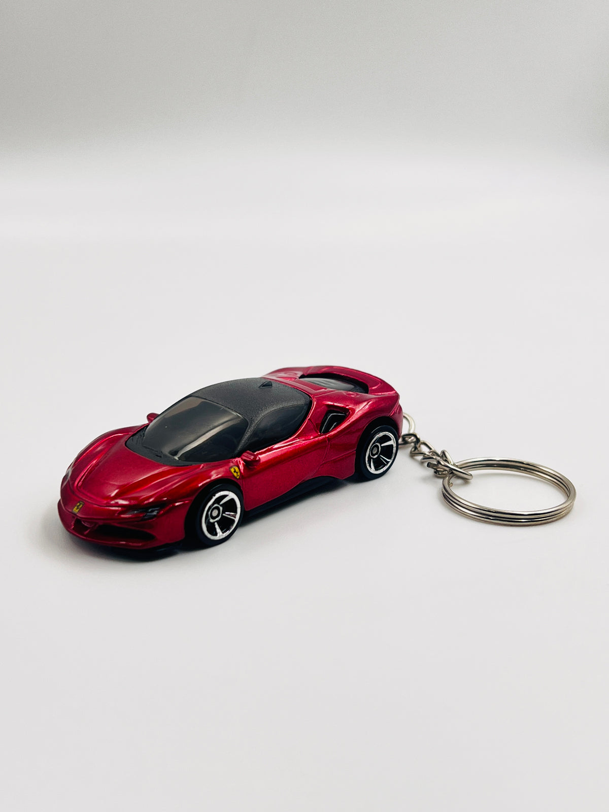 CUSTOMISED - HOT WHEELS - KEYCHAIN - FERRARI 12CILINDRI