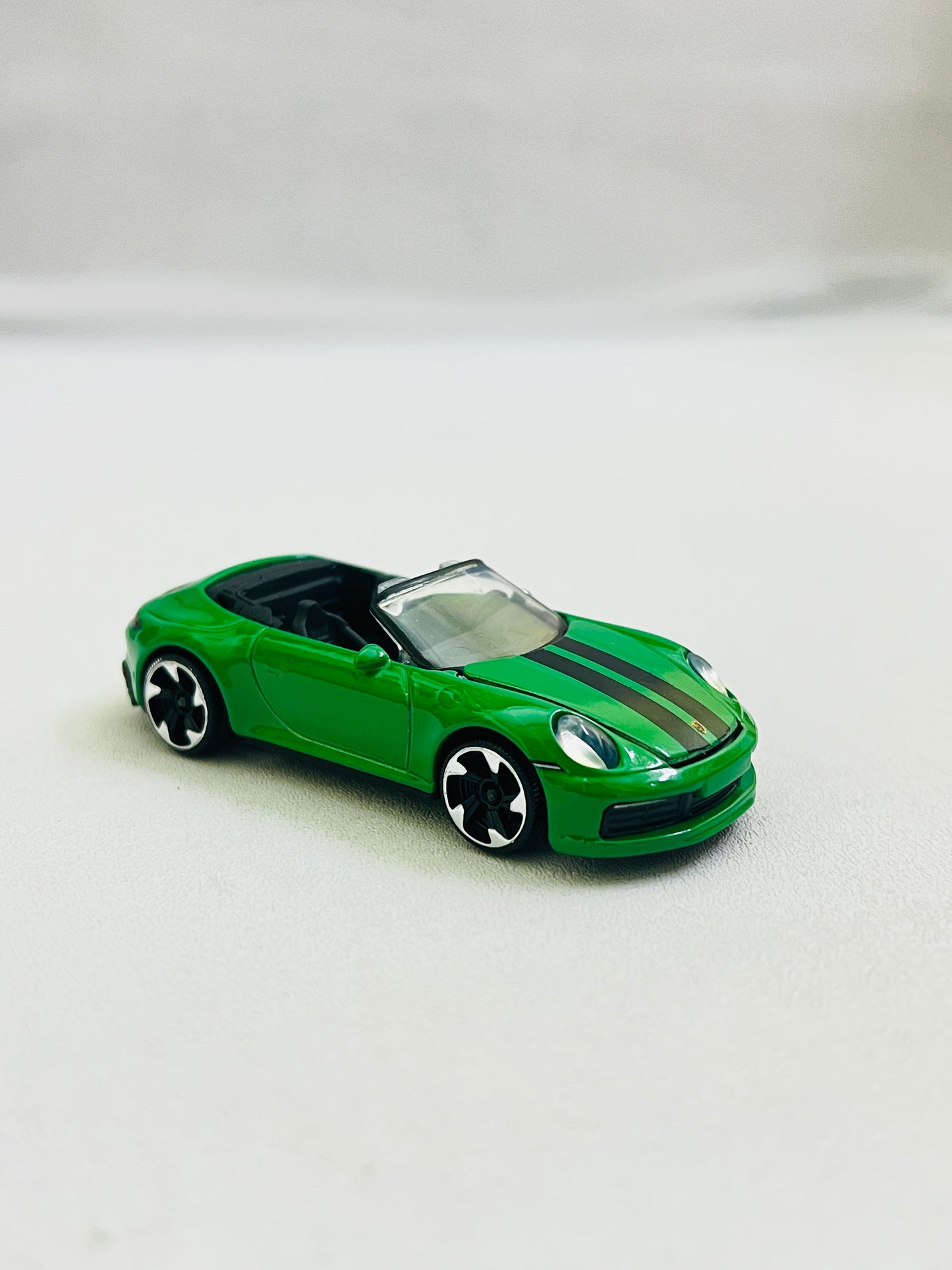 UNCARDED - MAJORETTE - PORSCHE 911 CARRERA - GREEN - MOVING PARTS