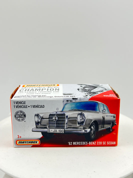 MATCHBOX - 62 MERCEDES BENZ 220 SE SEDAN - 1ST FEMALE TOURING CAR - 4G
