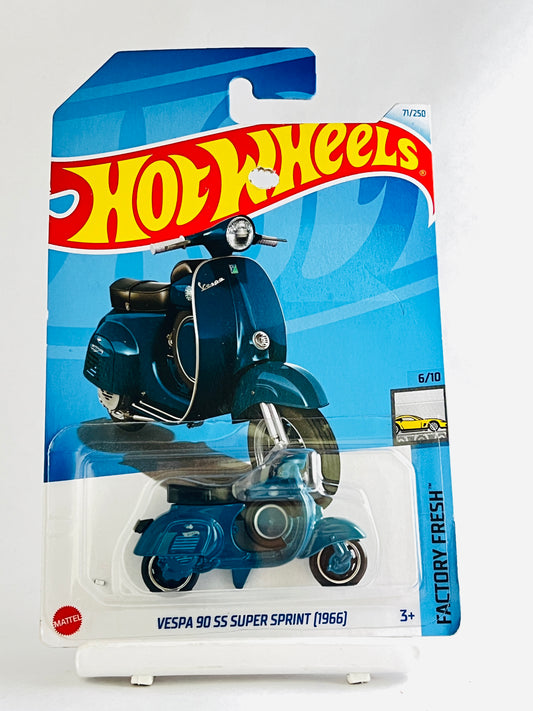HOLE IN CARD AS IN PICTURE - VESPA 90 SS SUPER SPRINT (1966) - BLUE - 5E - Its Fun- Hot wheels - matchbox - diecast