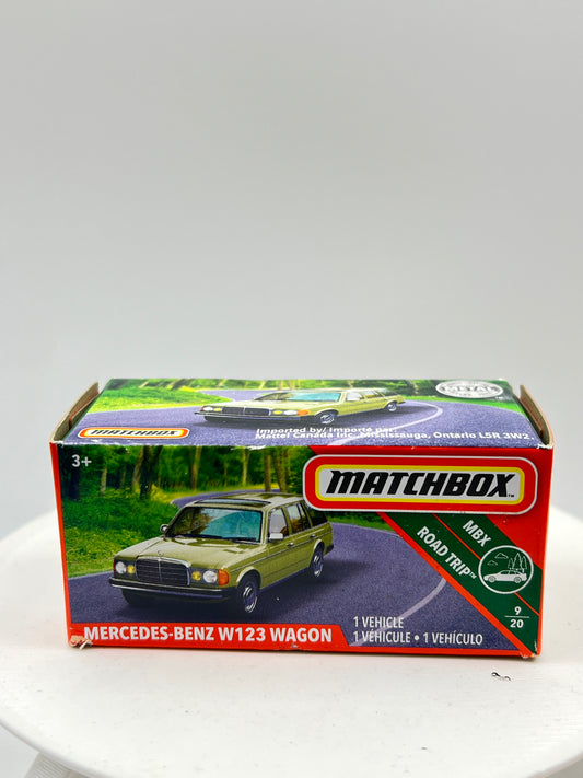 MATCHBOX - MERCEDES BENZ W123 WAGON - GREEN - 3G