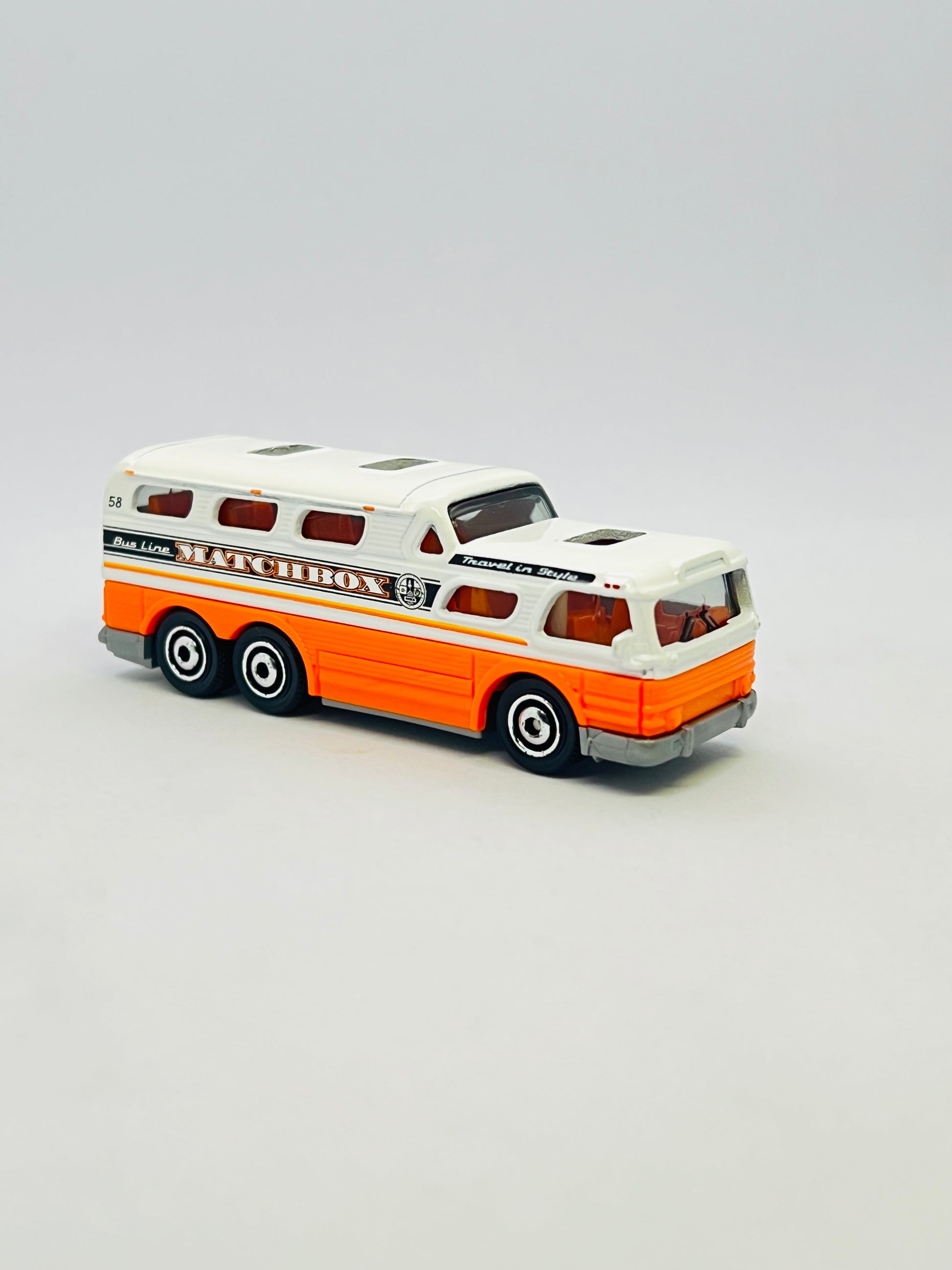 UNCARDED - MBX - GMC SCENIC CRUISER - Its Fun- Hot wheels - matchbox - diecast