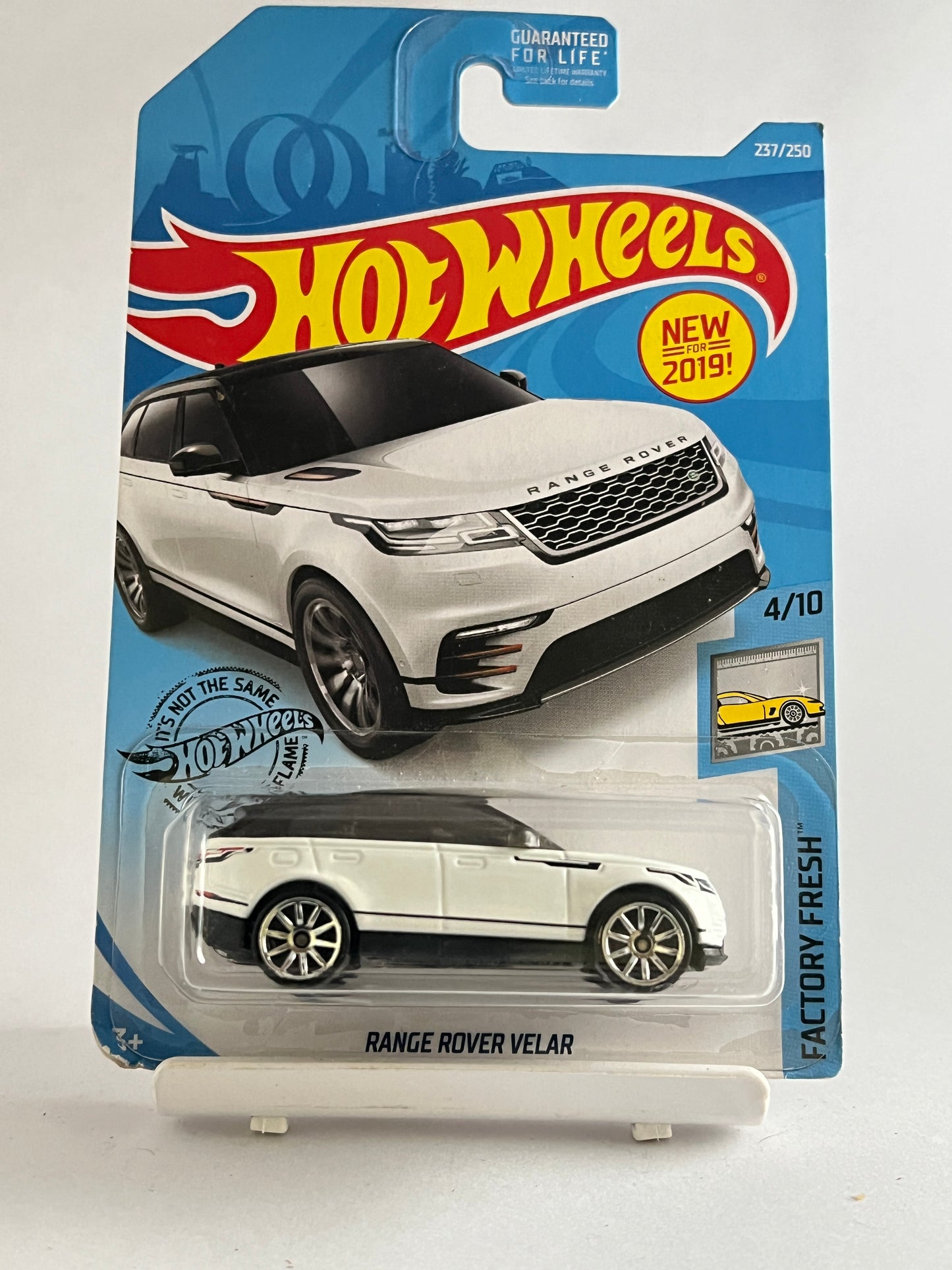 RANGE ROVER VELAR - WHITE - 4D - Its Fun- Hot wheels - matchbox - diecast