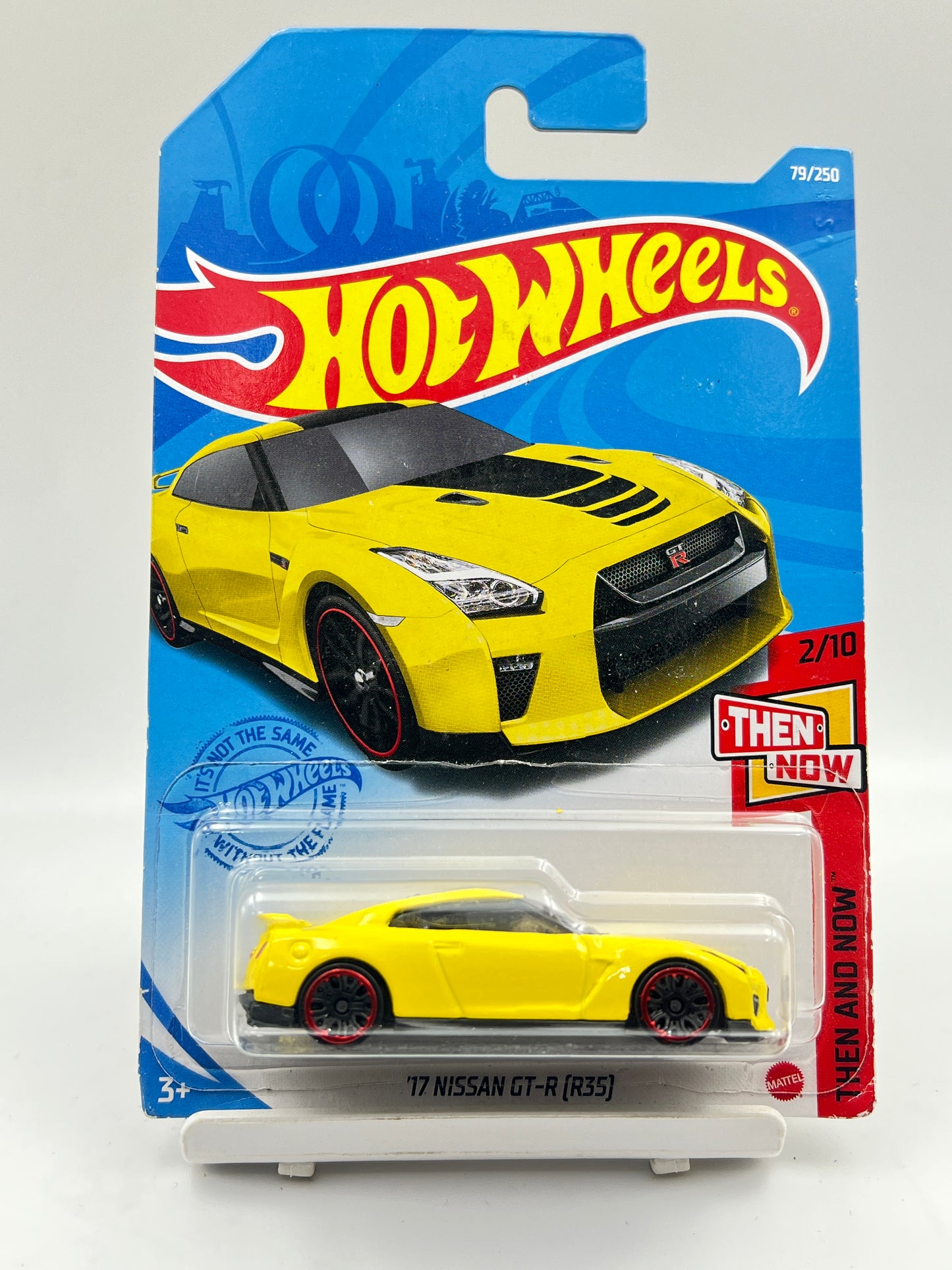 IMPORTED - HOT WHEELS -  17 NISSAN GT-R (R35) - YELLOW - B2
