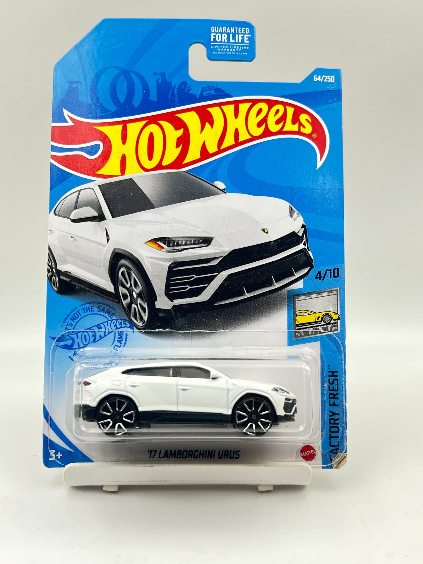 IMPORTED - HOT WHEELS -  LAMBORGHINI URUS - WHITE - 2F