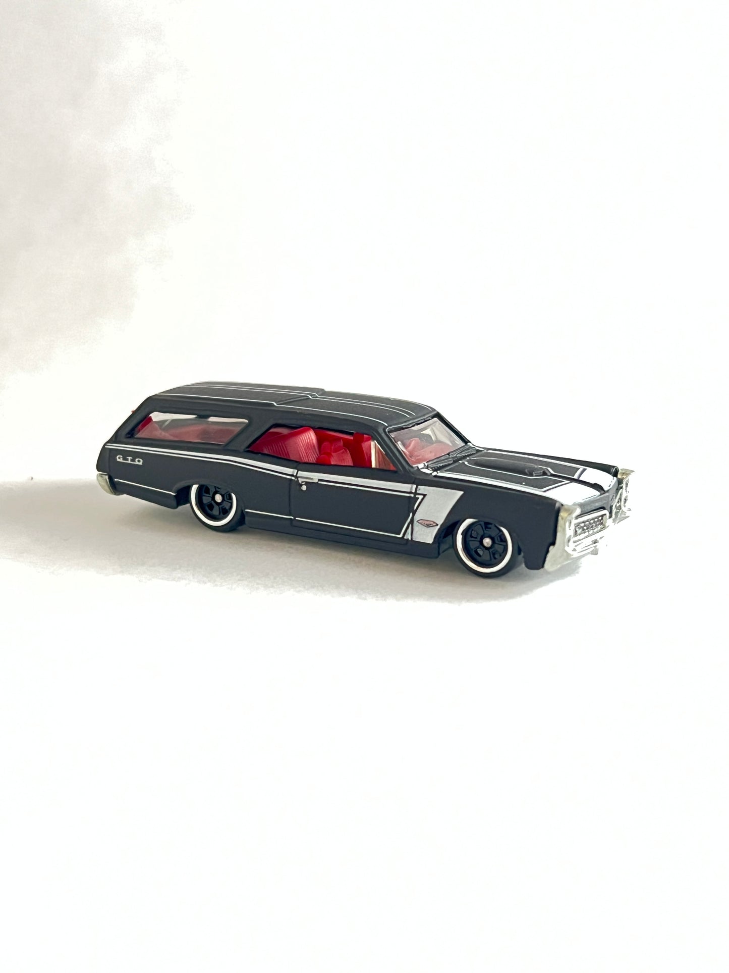 UNCARDED - 66 GTO WAGON (FULL METAL) - Its Fun- Hot wheels - matchbox - diecast