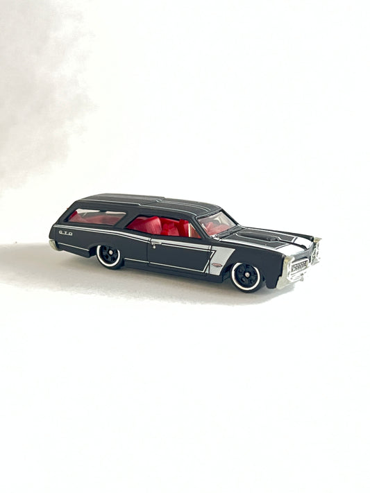 UNCARDED - 66 GTO WAGON (FULL METAL) - Its Fun- Hot wheels - matchbox - diecast