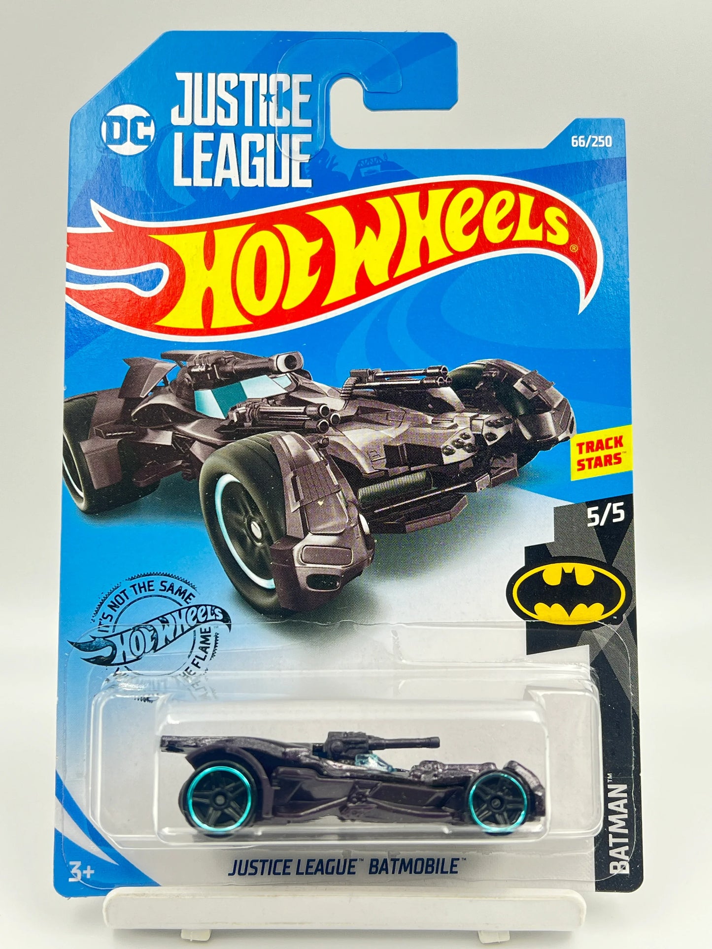 HOT WHEELS - JUSTICE LEAGUE BATMOBILE - 2C - Its Fun