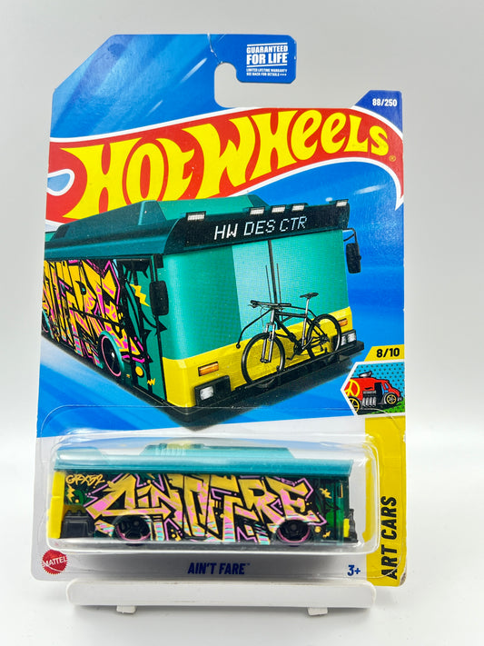 CREASED / BLISTER CRACK - IMPORTED - HOT WHEELS -  AIN'T FARE - 4B