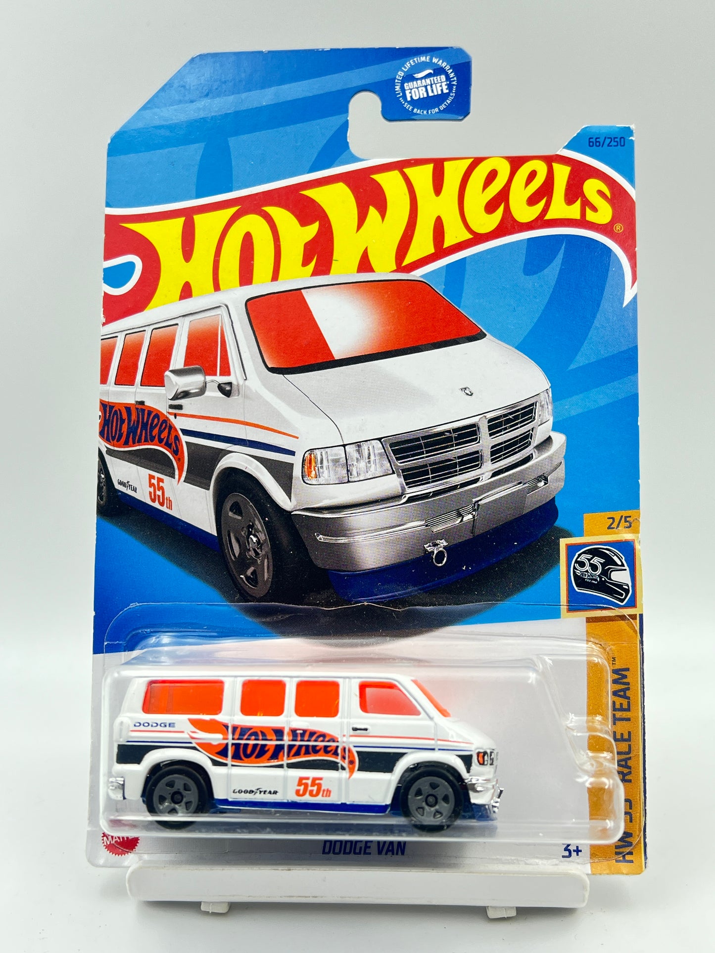 IMPORTED - HOT WHEELS -  DODGE VAN - 3B