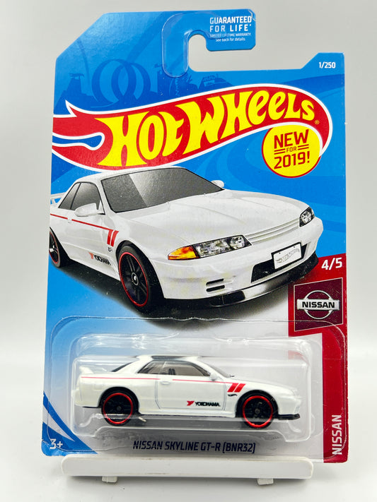 IMPORTED - HOT WHEELS -  NISSAN SKYLINE GT-R (BNR32) - WHITE - B2