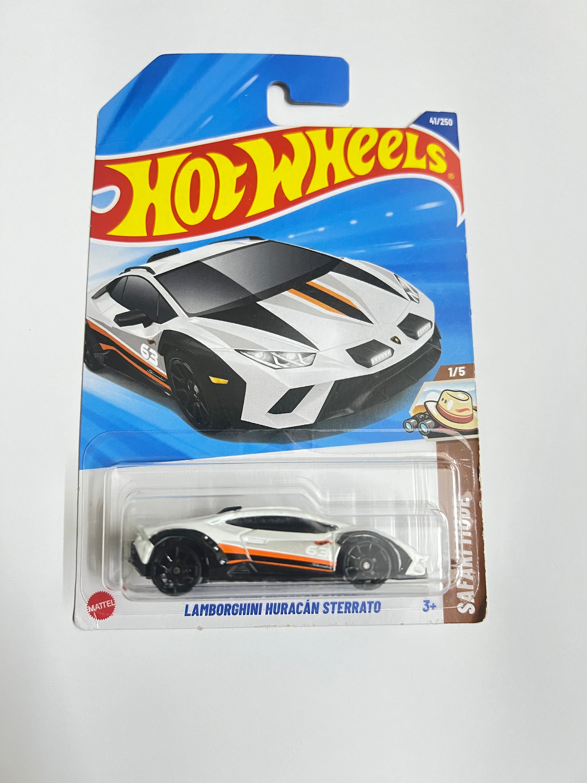 MILD CREASE ON CARD - 2025 MAINLINE - LAMBORGHINI HURACAN STERRATO - 3C - Its Fun- Hot wheels - matchbox - diecast