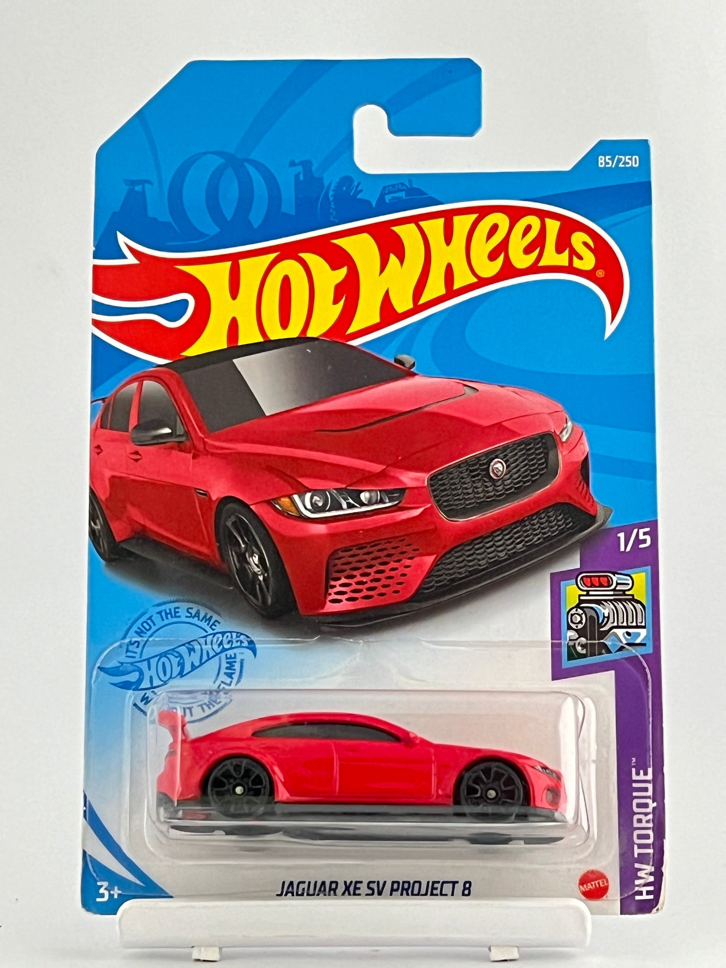 JAGUAR XE SV PROJECT 8 - RED
