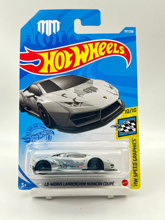 MILD BLISTER BEND AT BOTTOM - IMPORTED - HOT WHEELS - LB WORKS  LAMBORGHINI HURACAN COUPE - 4B