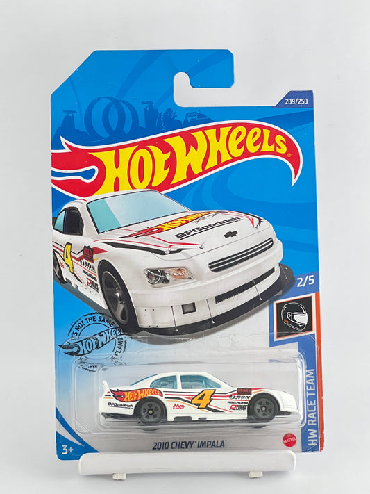 2010 CHEVY IMPALA - WHITE - 3A - Its Fun- Hot wheels - matchbox - diecast