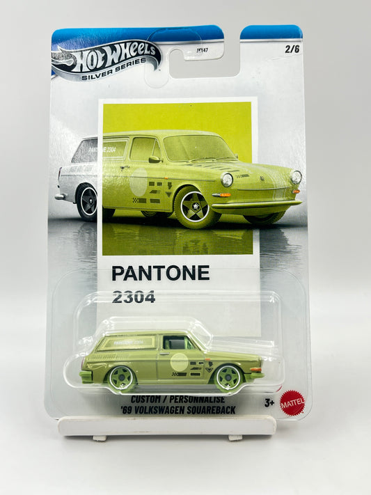 HOT WHEELS - PANTONE - CUSTOM 69 VOLKSWAGEN SQUAREBACK - 4B