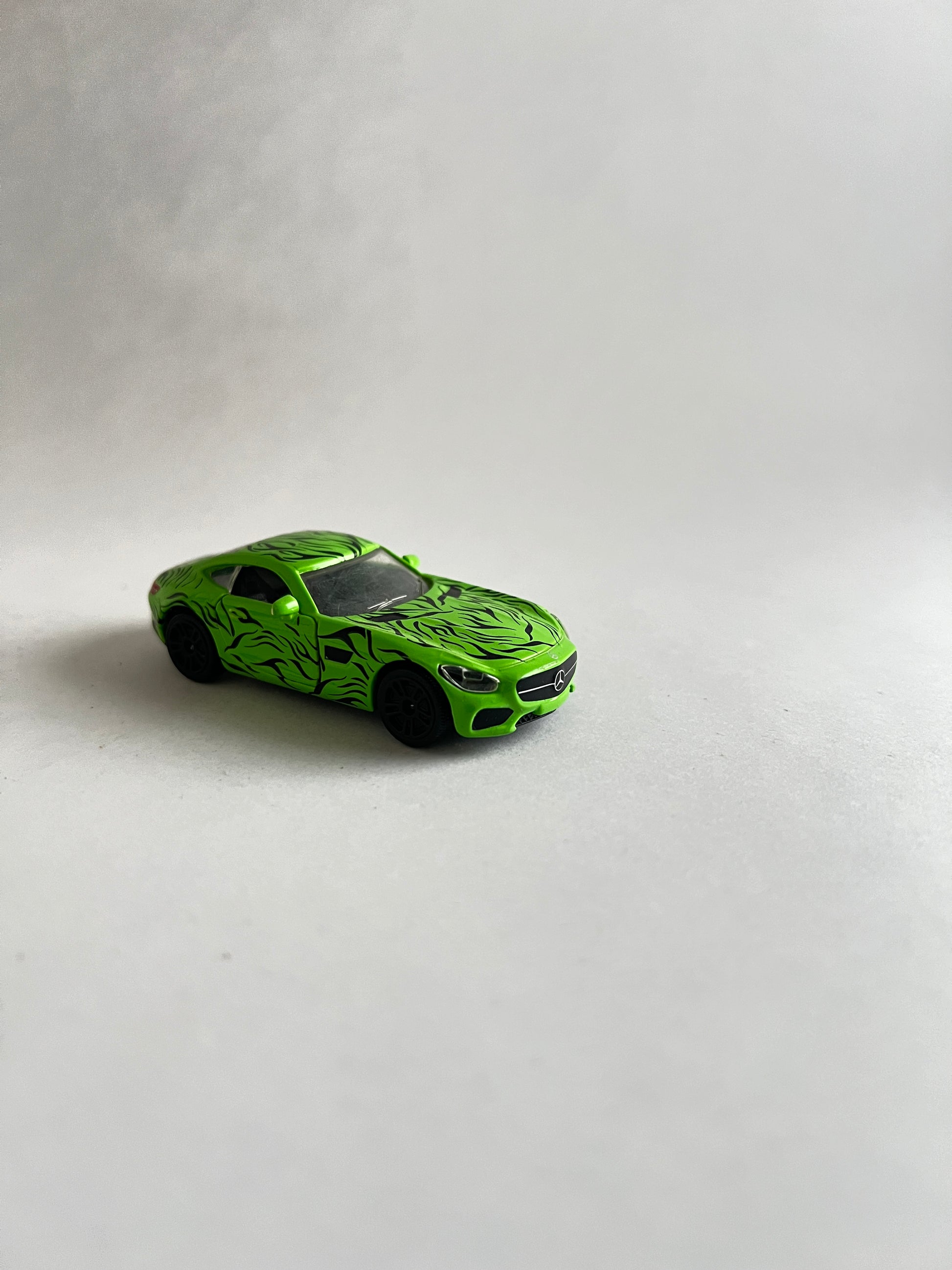 UNCARDED MAJORETTE MERCEDES AMG GT - GREEN OPEANABLE DOOR - Its Fun- Hot wheels - matchbox - diecast