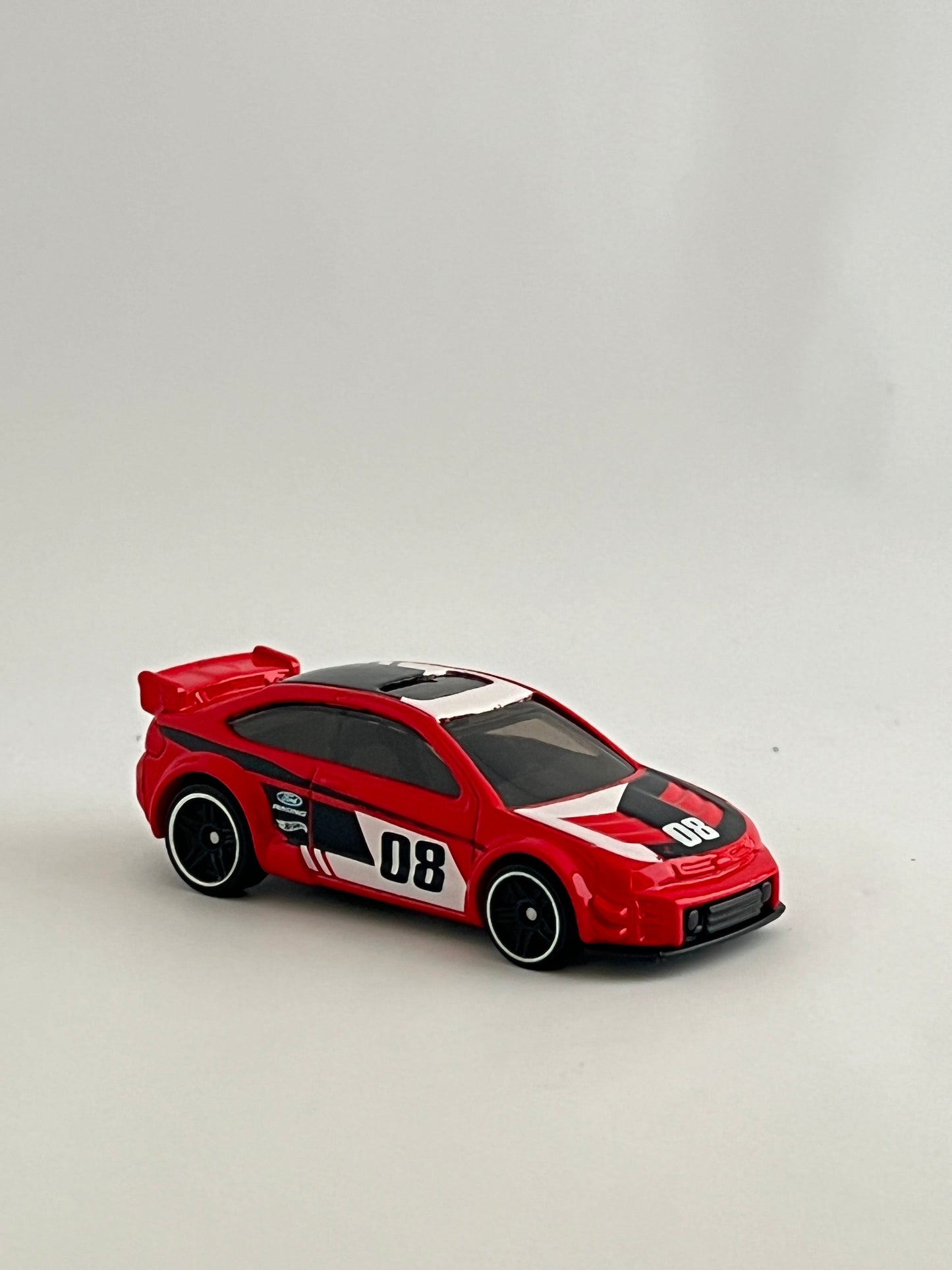 HW - 08 FORD FOCUS