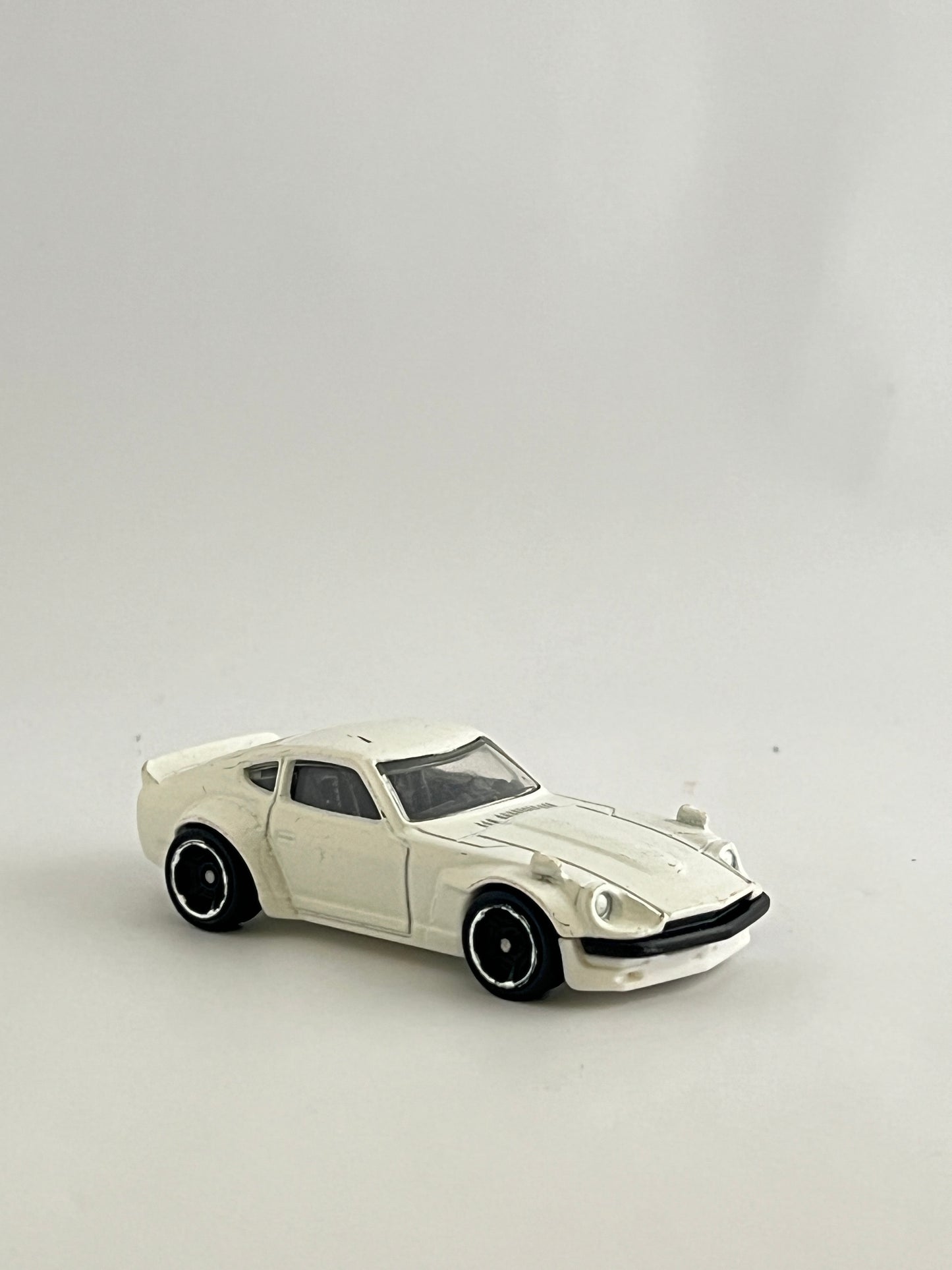HW - CUSTOM DATSUN 240 - SCRATCHES VISIBLE - Its Fun- Hot wheels - matchbox - diecast