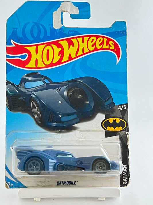 BATMOBILE - CARD DAMAGE - Its Fun- Hot wheels - matchbox - diecast