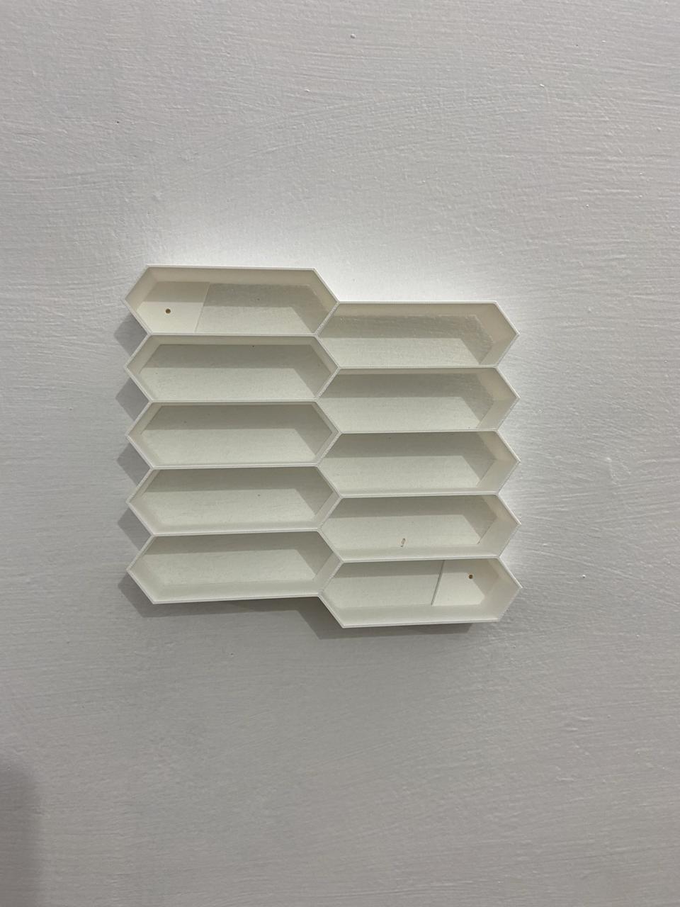 HONEYCOMB DESIGN WALL DECOR FOR 1:64 CARS - WHITE