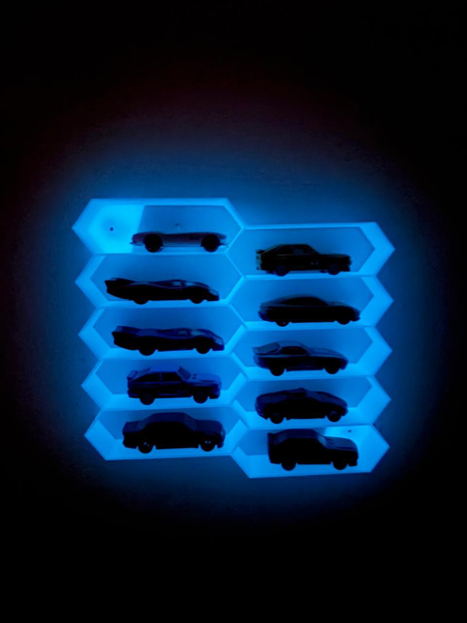 GLOW IN THE DARK - HONEYCOMB STAND - BLUE