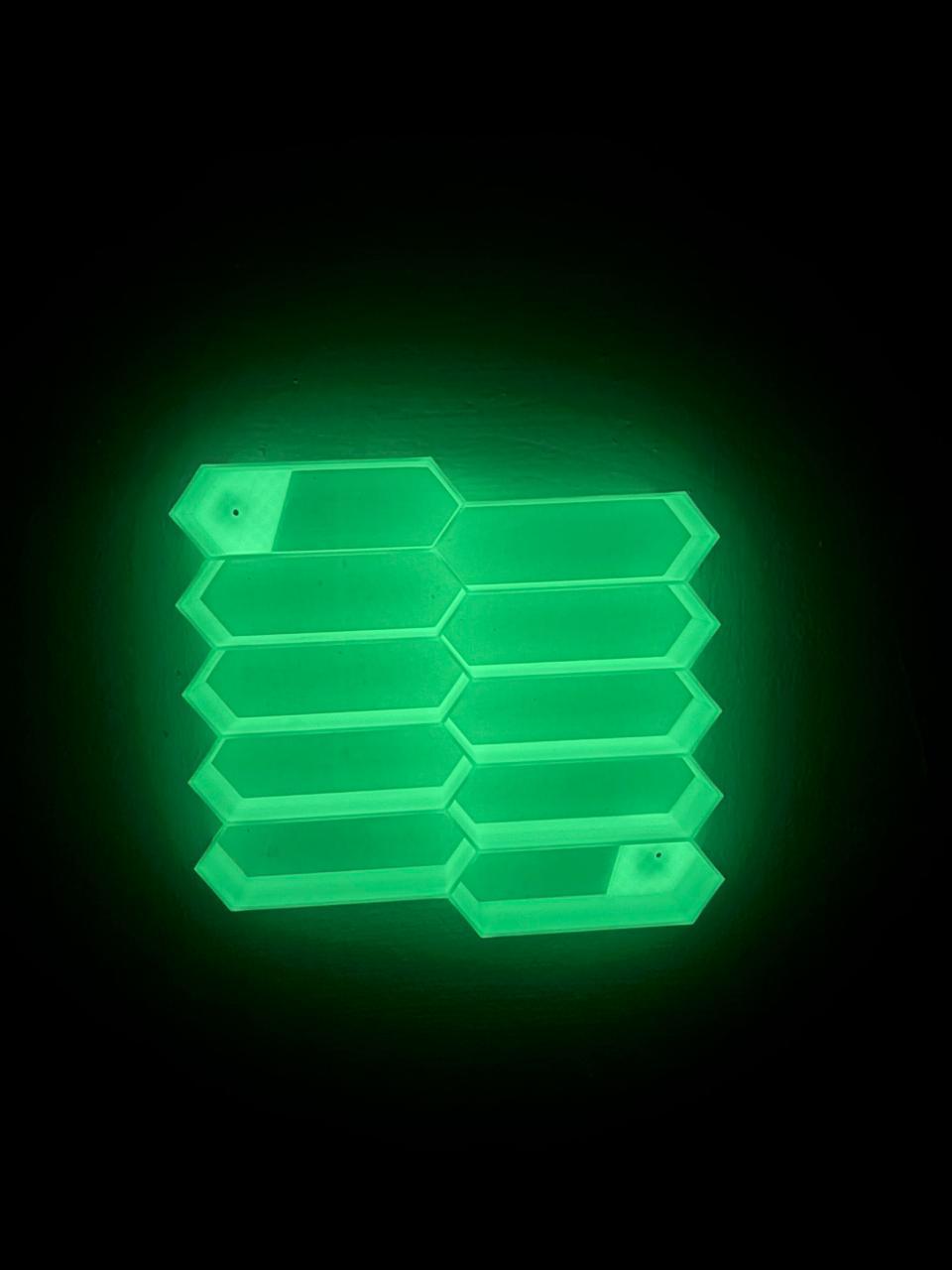 GLOW IN THE DARK - HONEYCOMB STAND - GREEN