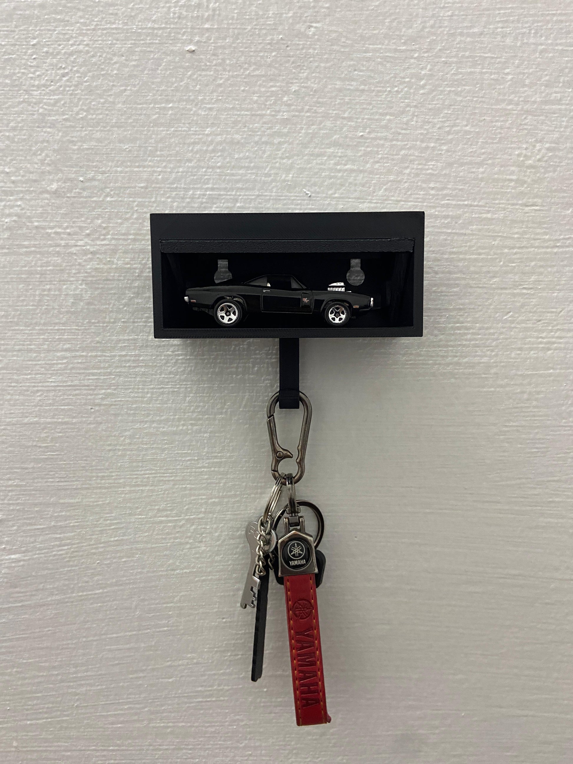 3D PRINTED GARAGE KEY HOLDER WITH OPENABLE DOOR - BLACK/BLACK - Its Fun- Hot wheels - matchbox - diecast