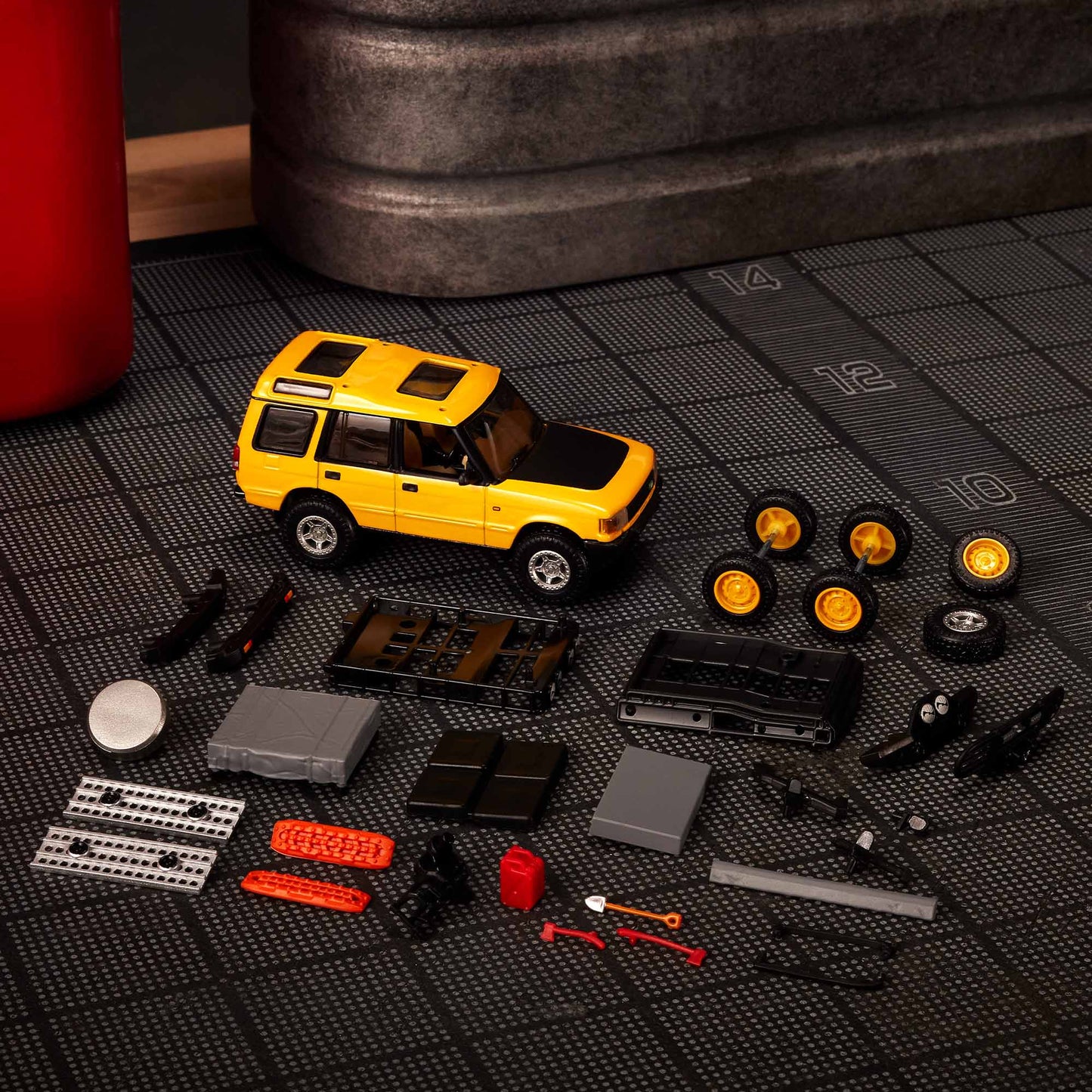 HOT WHEELS - ELITE64 - 94 LAND ROVER DISCOVERY - MOD SHOP - OUTER BOX HAVE SOFT CORNERS